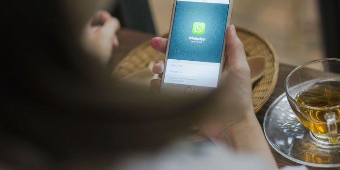 WhatsApp notificará a los usuarios cuando sus mensajes sean reenviados