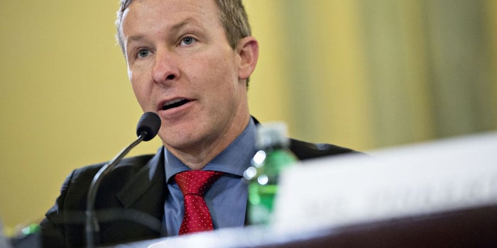 United Airlines' Bonus Lottery Was Doomed to Fail. Don't Make the Same Mistake With Your Team.