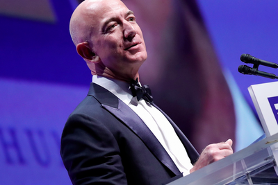 Jeff Bezos Takes His Robot Dog for a Walk! 3 Things to Know Today