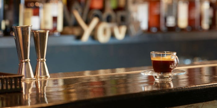 ¡Una idea de negocios diferente! Abre un bar de café