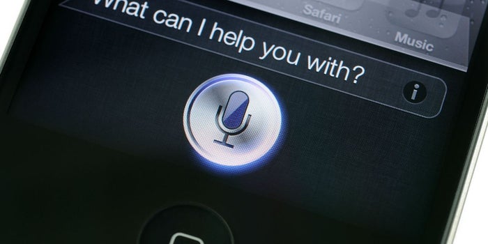 ¿Sabías que Siri podría leer tus mensajes de WhatsApp?