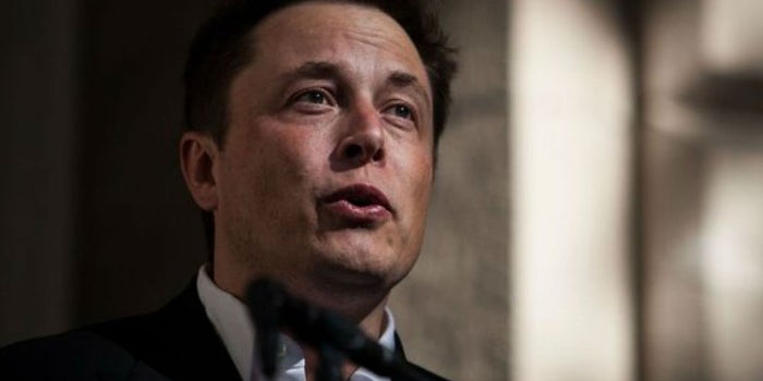 Inversionistas de Tesla quieren pago millonario para Elon Musk