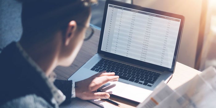 ¿Cómo invertir en la Bolsa de Valores? Guía básica y consejos