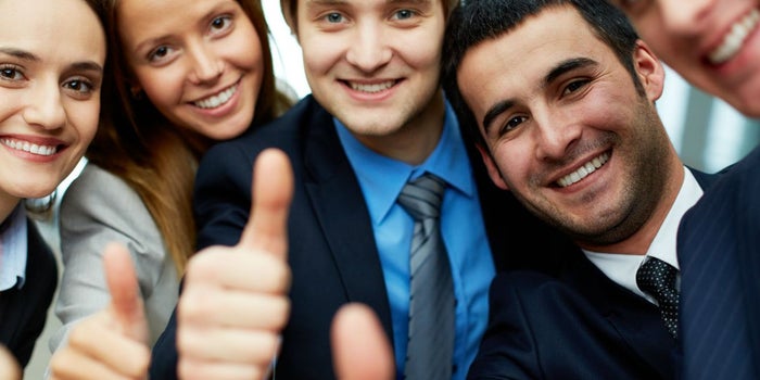 Convierte a tus empleados en embajadores sociales
