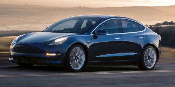 El Modelo 3 de Tesla entra a una producción 24/7