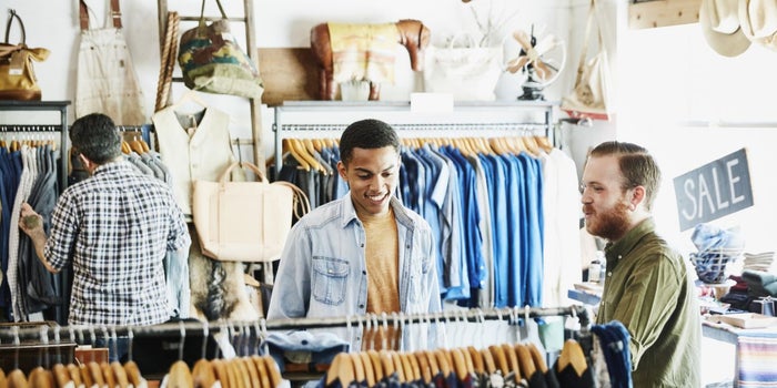 As Retail Reconfigures Into Click and Mortar, a New Kind of Employee Is Born