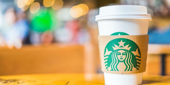 Ahora podrás usar los baños de Starbucks aunque no consumas