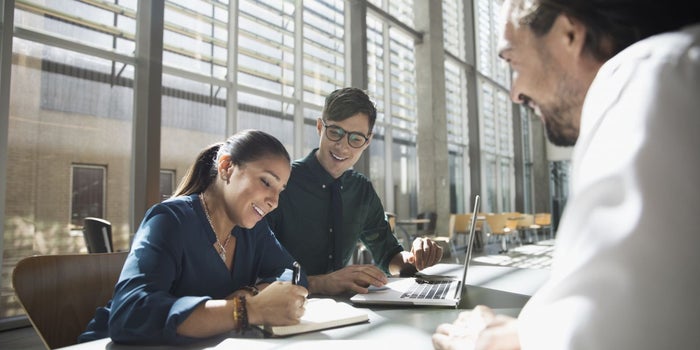 6 Ways Adopting a 6-Hour Workday Boosts Productivity by Fostering a Happier Workplace