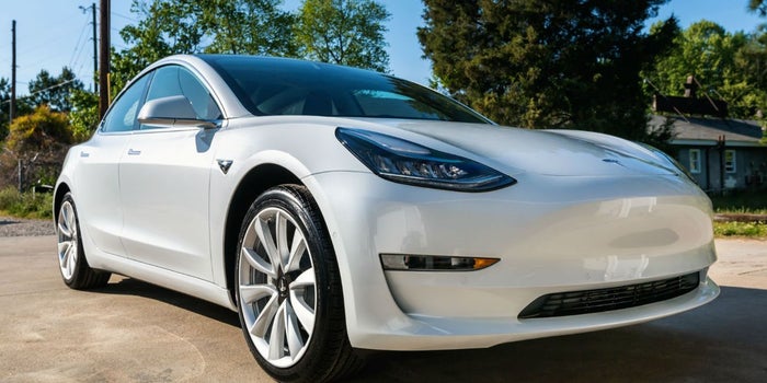 ¿La 'Biblia' critica el nuevo modelo de Tesla?