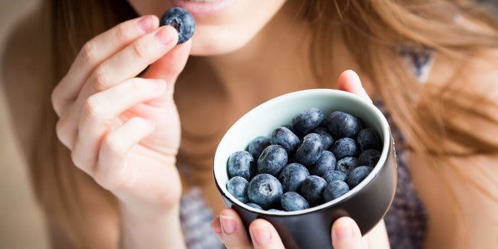 5 Everyday Strategies to Make Your Brain Stronger (One of Them Involves Eating)