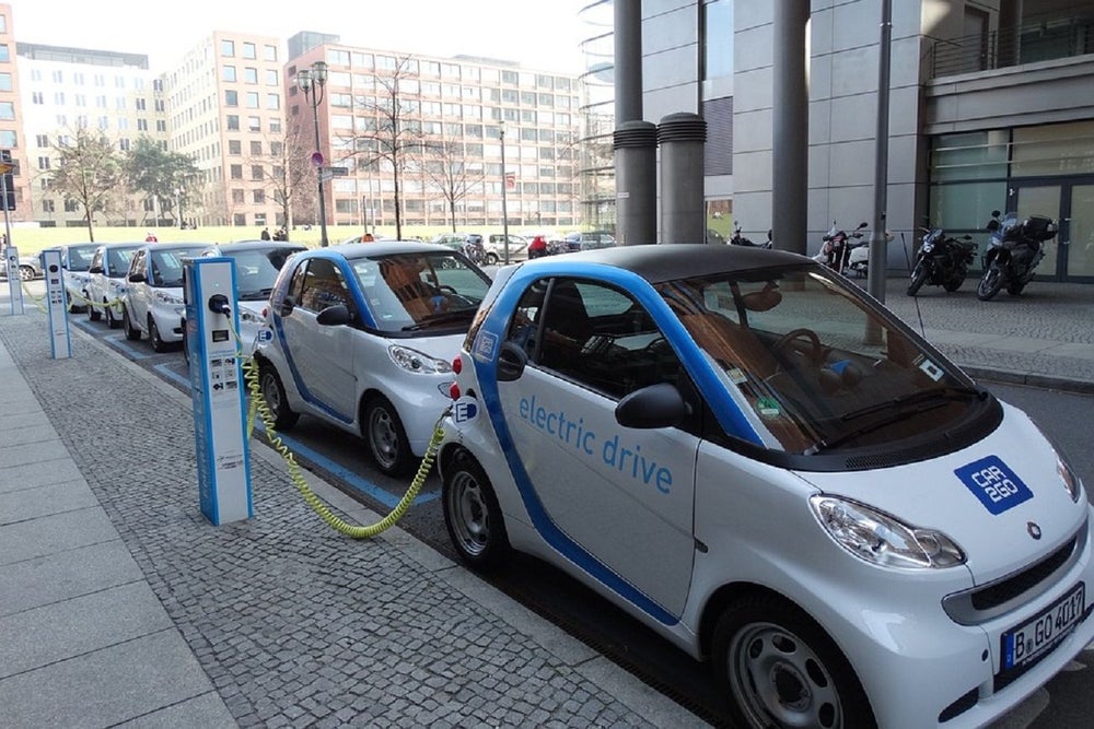 Indian Government Wants India to Have Only Electric Cars by 2030: Everyone's Game