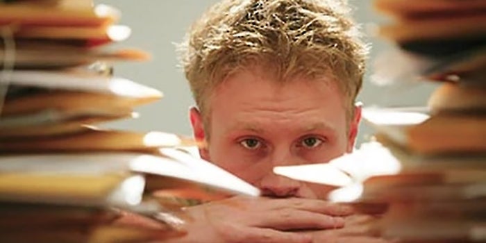 5 Insanely Simple Ways to Banish Your Messy Desk Forever