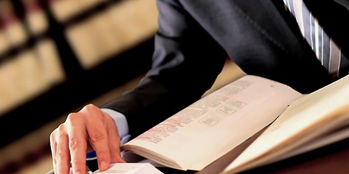 7 Qualities to Look For in a Lawyer