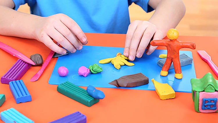 Talleres educativos con plastilina