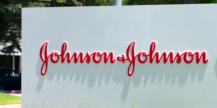 Johnson & Johnson dejará de producir cremas blanqueadoras de piel