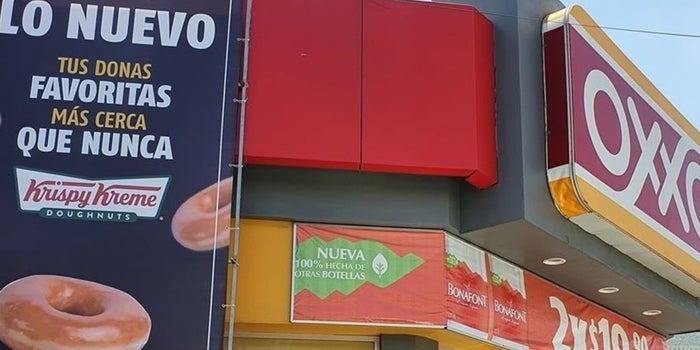 Krispy Kreme vende sus donas en OXXO, así lo reportan en redes sociales