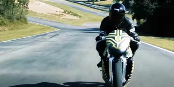 VIDEO: La primera motocicleta de Aston Martin llegará a finales de 2020