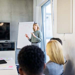How to Craft An Elevator Pitch That Gives People Chills in Under 20 Seconds