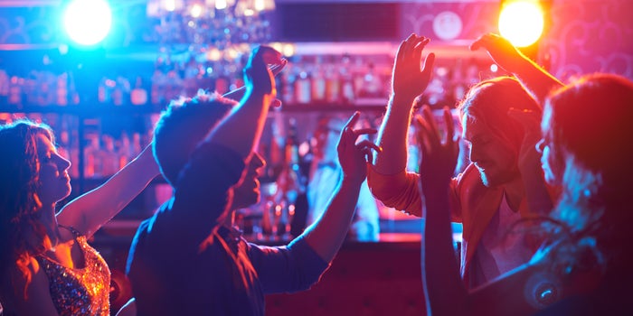 Fiestas COVID-19: joven revela su arrepentimiento al haber promocionado un evento y ahora experimenta síntomas de coronavirus