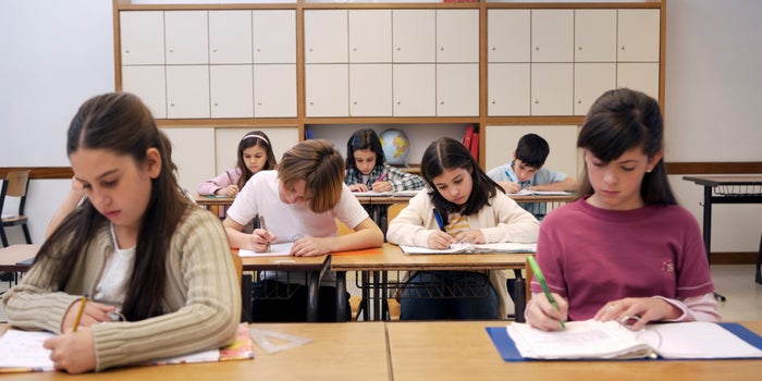 Escuelas privadas deben regresar pagos adelantados si los estudiantes deciden cambiar de institución