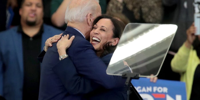 Biden elige a Kamala Harris, su ex rival, para ser su compañera de carrera vicepresidencial