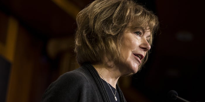 U.S. Senator Wants To Legalize Cannabis And Regulate It Like Tobacco