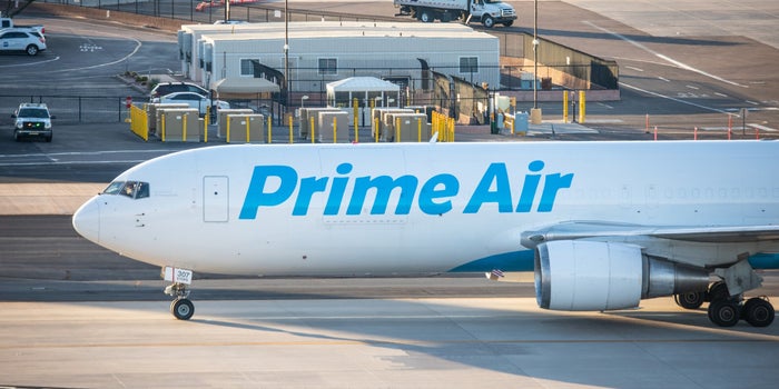 Registra Amazon su primer avión de carga