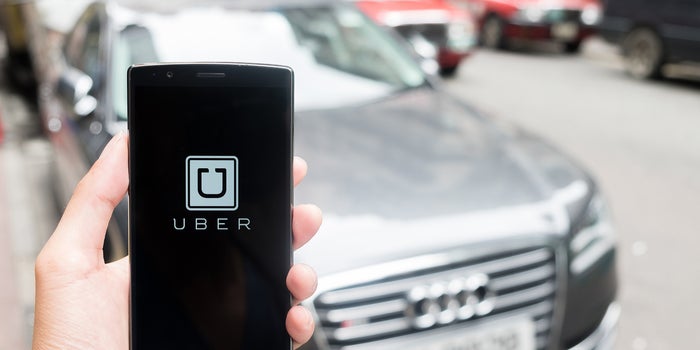 Uber invierte 800 millones para que todos sus autos sean eléctricos