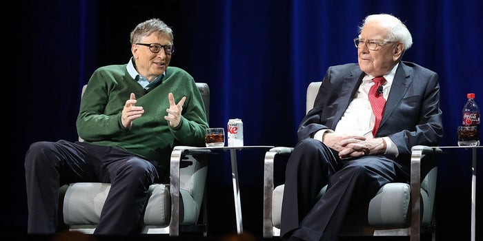 El mejor libro de negocios jamás escrito, según Bill Gates y Warren Buffett