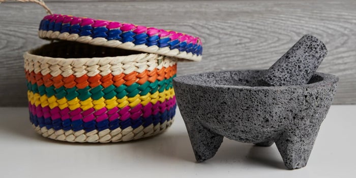 La empresa estadounidense que vende molcajetes y tortilleros en 1,200 pesos