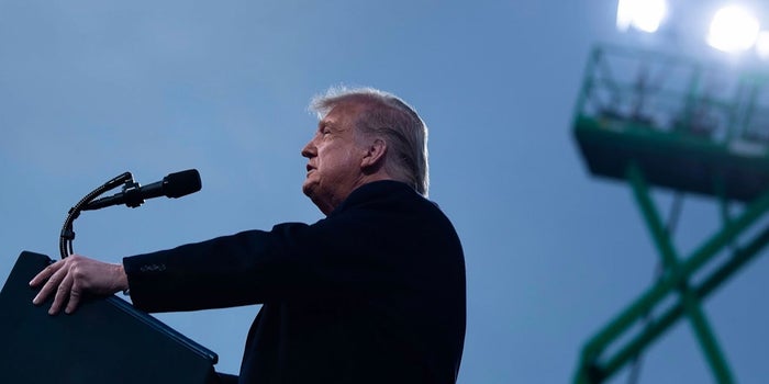 Trump apoya acuerdo Oracle-Walmart y hace una 'aprobación preliminar' para que TikTok siga funcionando en Estados Unidos