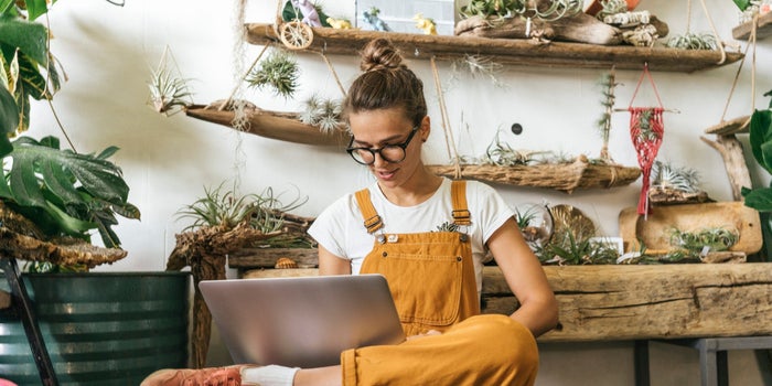 Cómo una persona con ingresos promedio puede llegar a construir un negocio en línea