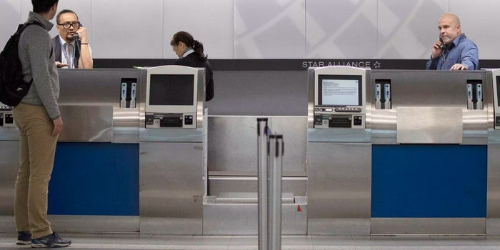 United Airlines perdió 1,800 millones de dólares, despidió a miles de empleados y gastó 25 millones de dólares al día en el tercer trimestre