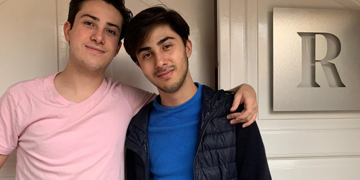 Estos dos emprendedores buscan cambiar al país entre todos con un debate civilizado