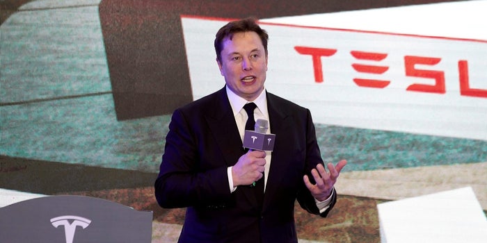 Tesla está en una ola de contrataciones para intentar alcanzar 500 mil entregas anuales de automóviles