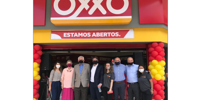 Oxxo llega a Brasil: Inaugura su primera tienda