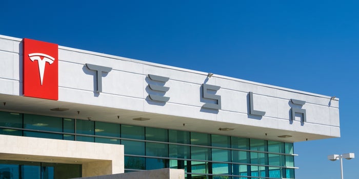Tesla Shares Fall 5% on S&P 500 Debut