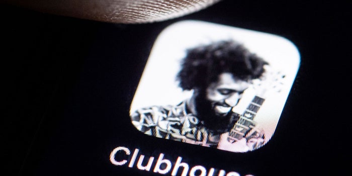 ¿Qué es Clubhouse y cómo lograr que te inviten?