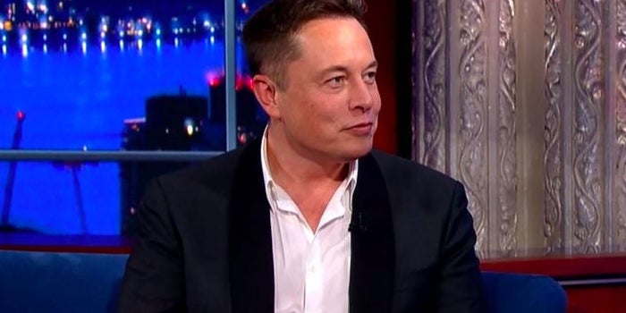 Elon Musk cambió su cargo a 'Technorey de Tesla'