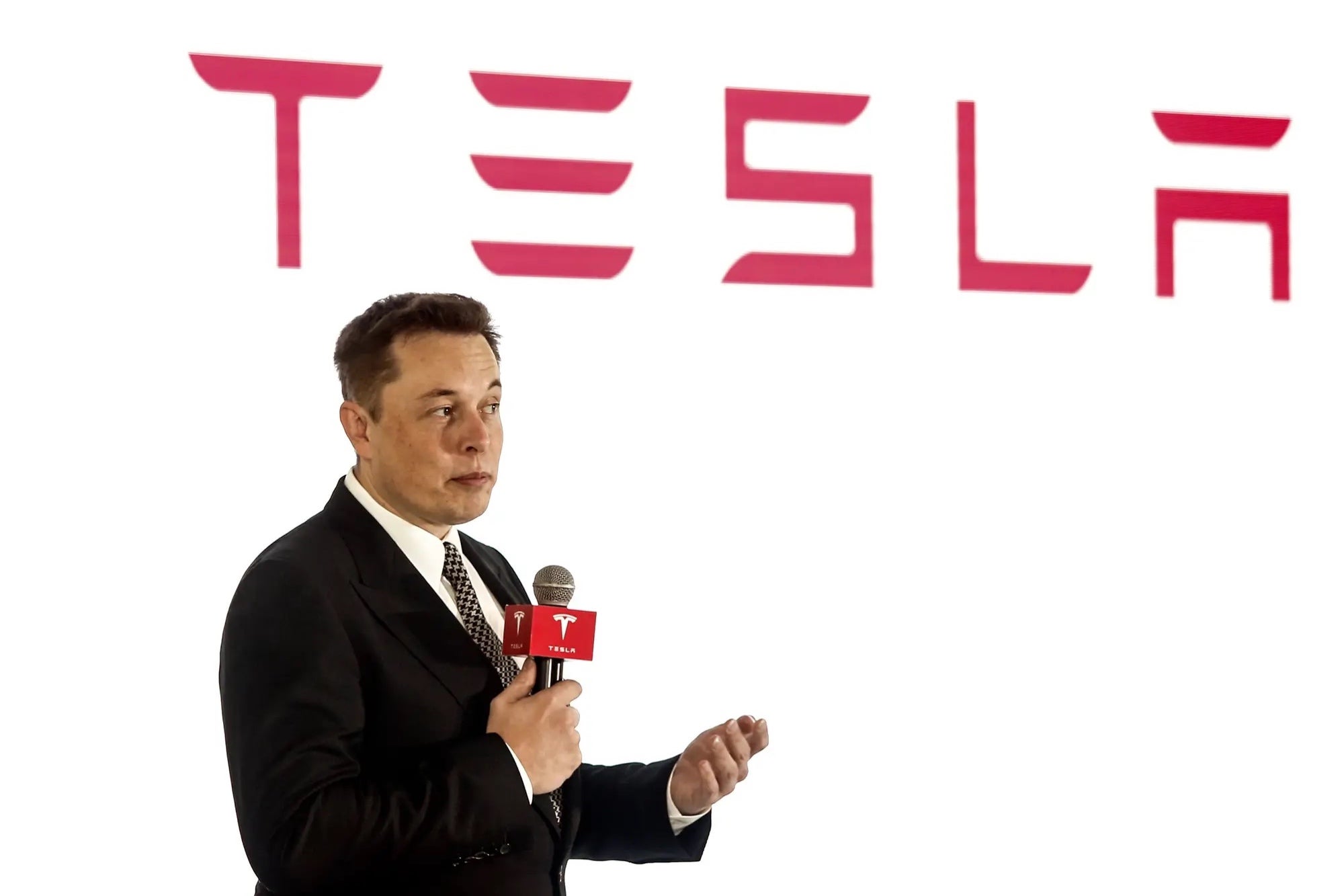 Tesla Reportedly Charged Some Customers Twice For New Cars Leaving Tesla Reportedly Charged Some Customers Twice For New Cars Leaving