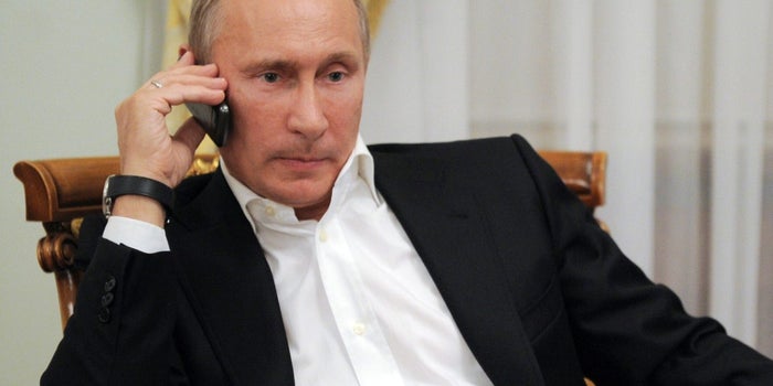 Rusia ahora requiere que todos los teléfonos inteligentes en el país tengan software preinstalado