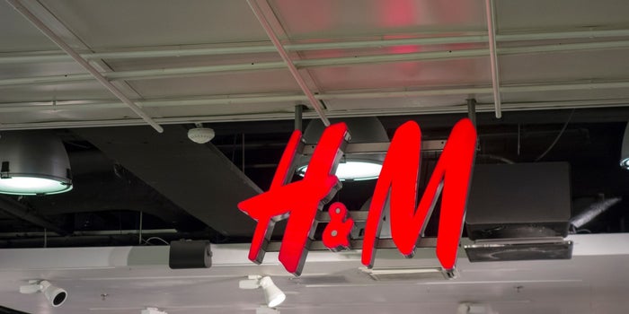 H&M permitirá a los clientes alquilar trajes gratis para entrevistas de trabajo