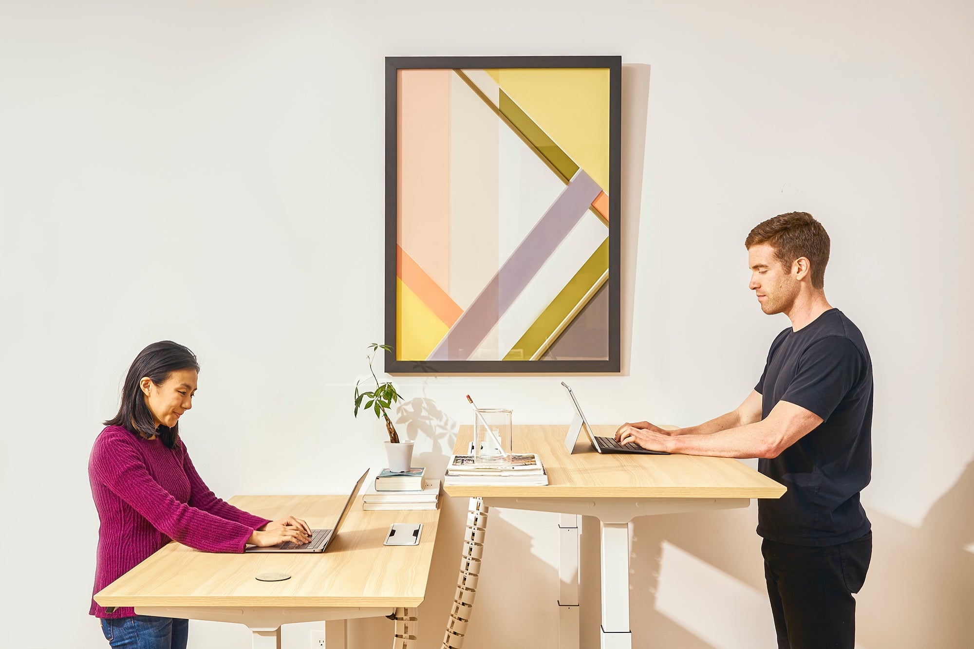 Floyd deals standing desk