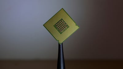 IBM created a microchip of just 2 nanometers, the smallest yet. This will benefit the technology industry.