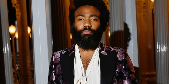 Donald Glover dice que se han hecho películas y programas 'aburridos' por la cultura de la cancelación