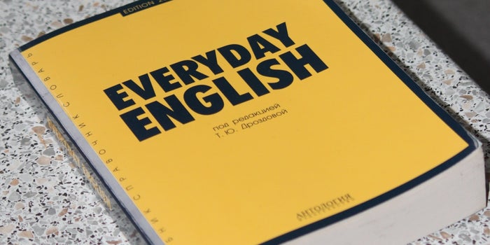 4 formas de ganar dinero si sabes hablar inglés