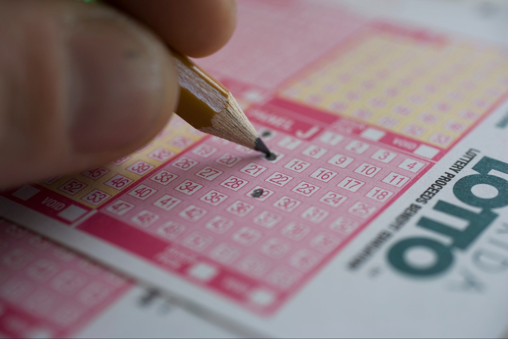 Woman Says She Accidentally Destroyed 26 Million Winning Lottery(02)