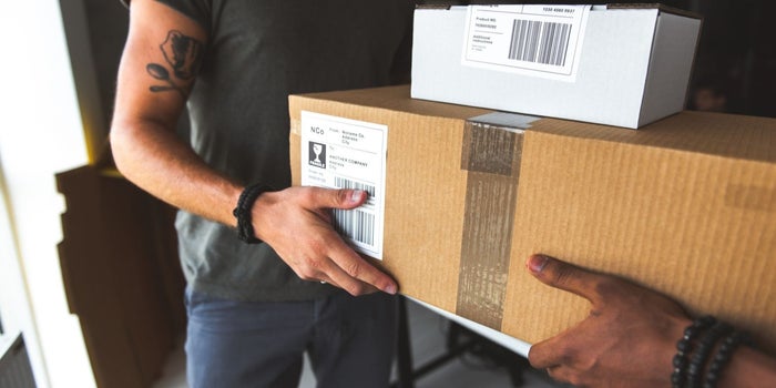 Dropshipping o etiquetado blanco: ¿cuál es mejor para tu tienda online?