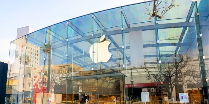 Apple se prepara para comenzar a flexibilizar las restricciones dentro de sus tiendas