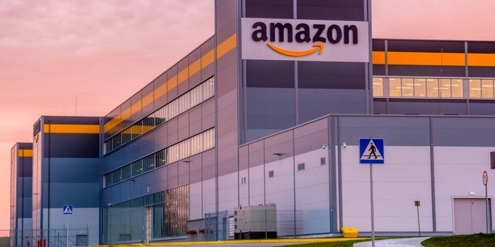 Amazon destruye miles de productos sin vender cada semana, según investigación